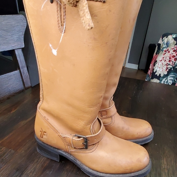 Frye engineer tan boots 6.5M - Picture 5 of 6